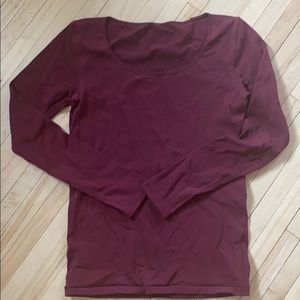 Maroon Lululemon long sleeve - size 8. Never worn!